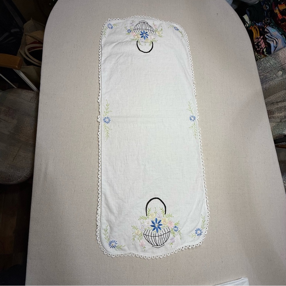 Embroidered Vintage Floral Table Runner - Picture 4 of 11